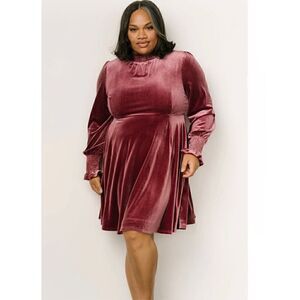 Baltic Born Women’s Tina Mauve Velvet Short Smocked Neck Cuff Dress